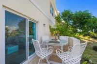 Corner Ground Floor Oceanfront/Stunning Ocean Views & Easy Beach Access. - واي فاي