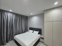 Iconic regency by Penang Comfort Stays Hotels near Snake Temple