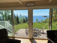 200’ of your own private accessible Lake Superior Shore: Stony Shores Retreat - 4-Star
