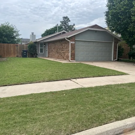 Aimee's Retreat on Robinson! Convenient to University of OK in Norman!