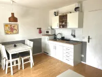 Cozy 2-room apartment with terrace near the beach