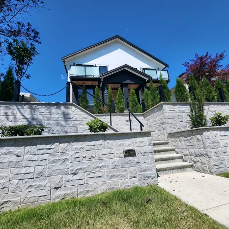 Luxury 3-Bedroom Home Modern Retreat in Vancouver