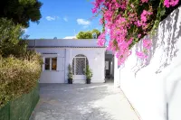 Seclusion, Privacy and 2 bedroom Luxury in Glyfada -  Ferienhäuser