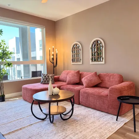 Modern Oasis 10 Min from Disneyland With Pool & GYM