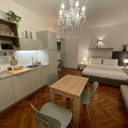 The Crystal Suite - Gorizia Central Apartment