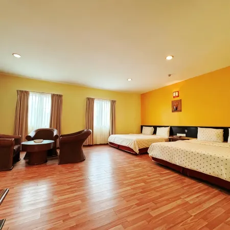 Grand Far East Hotel Отели в г. Масаи