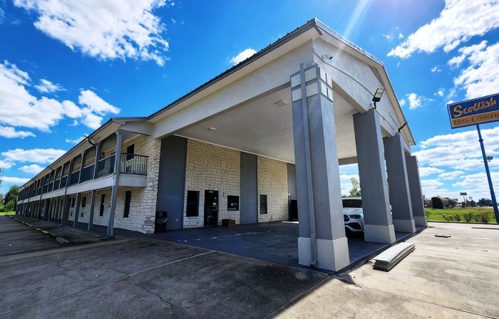 Scottish Inn & Suites