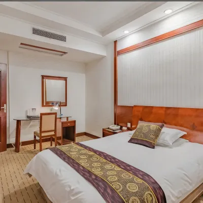 Wanyuan International Hotel Hotels near Anqinglianhu Park