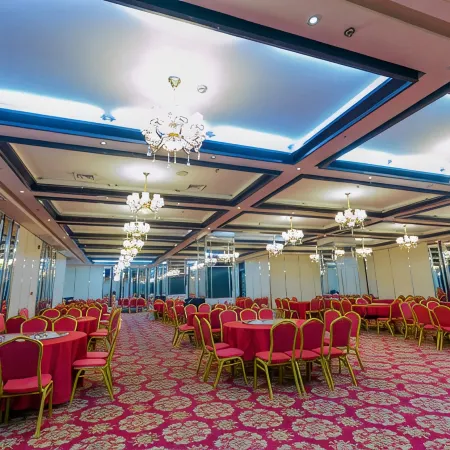 Yiyuan Times Hotel (Qiandong West Station Branch)