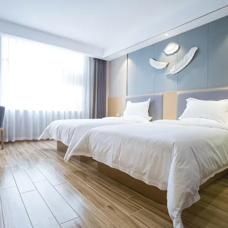 Chuxing Xinxuan Hotel (Lichuan Central Passenger Transport Dongfangcheng)