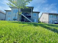 Convenient functional quiet 5 bedroom 3 bath home in Clive. Hotels in Clive