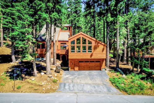 Your Peaceful Getaway - Lake Tahoe Luxury Chalet w/ Gym & Theater