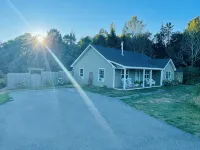 The Central Ranch— minutes to Acadia & Coastal Maine