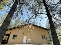 Cozy apartment nestled in the hills of Kettle Falls overlooking Lake Roosevelt. Hotels in Stevens County