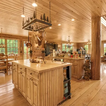 Spacious Cabin near Hunter & Windham Mountains - 5-25-minute drive - 6 Bedrooms