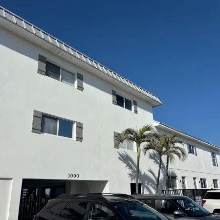 Shark Eye: Cozy 1Br Beach Condo, On Sand, Ocean View, Veranda!