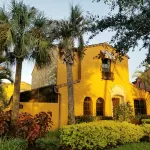 RESORT STYLE  POOLS, TIKI BAR, TENNIS COURTS, MOVIE THEATER, GYM & MORE! - Bungalows