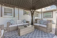 3-bedroom/2Bathroom House with Parking, High Speed WiFi and Large Outdoor Patio - 4つ星