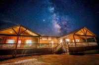 El Castell - on the Llano River [Entire Property - 4 Cabins]