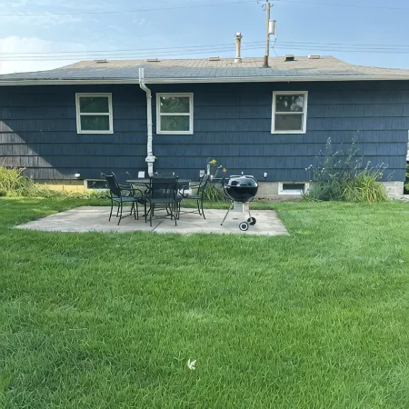 Mainstay - 3Br Main Floor Living Recliner, Bright Space! Mayo Discount