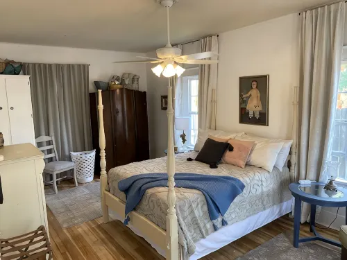 Oma's House on Orange  (Pet Friendly) - 방갈로
