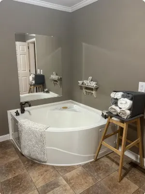 Cozy 3-bedroom mobile home in delightful Magnolia with AC, WiFi - 2-Star
