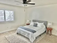 Clean & Cosy 3-bedroom house with hot tub in Stateline, close to Heavenly - 4-Star