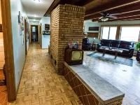 Beautiful home located in the heart of Paradise Valley Hotels in Emigrant