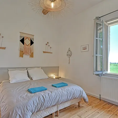 La Maison des Vendangeurs , Gîte with swimming pool and bicycles
