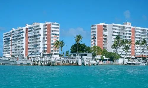 Private Island 1BR Condo with Oceanview, Pool View, 500MB WiFi & A/C