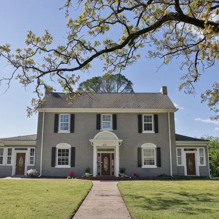 The Grand Colonial Manor on East 11th - 3 Kings!