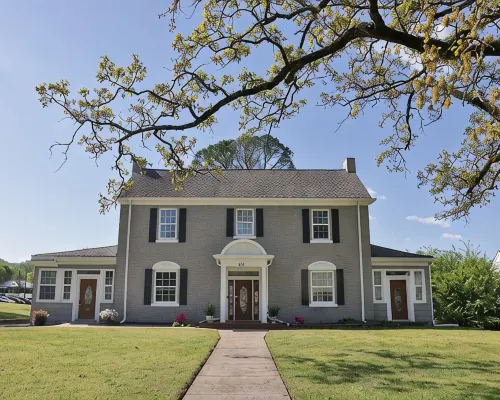 The Grand Colonial Manor on East 11th - 3 Kings! Hotels in Anniston