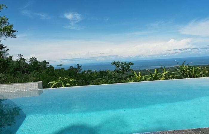 Fantastic Whale's Tail View, Private, Modern Villa with Pool & River Access