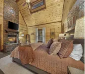 Timeless Romantic Cabin in Hochatown with Cozy Double-Sided Fireplace - Romantic