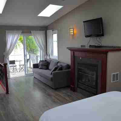 Beautiful Lakehouse in Price Edward County on the Bay of Quinte Rooms