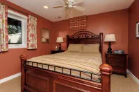 Delightful Lakeshore Cottage, Great Swim & Lakeside Amenities, +22 Foot Pontoon - Homestays