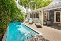 Casa De Cuba A Beach House - Cuban Flair Steps From Duval - Private Pool