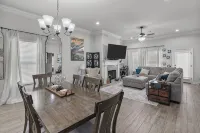 Zen House, a peaceful sanctuary! Tv in each room. - 4-Star