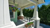 Bramley House: 3 Blk. Walk to DWTN Hendersonville-Lovingly Restored - Kitchens