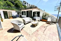 Topfloor flat with Terrace & spectacular View - บังกะโล
