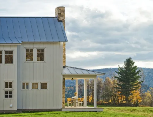Modern Farmhouse on 25 Acres / Superb Views.