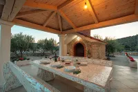 Modern villa with private pool and BBQ, near TROGIR and SPLIT