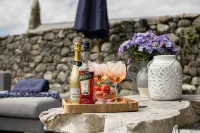 Hen Stabl - A charming 18th century stone character stables conversion - WiFi
