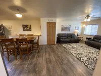Quiet, comfortable, and central Cody location! Sleeps up to 5. - Bungalows