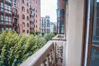 Gran Apartamento 6 Suites Bilbao Center - Bintang 4