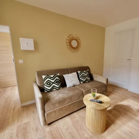 D-DAY SUITES: Dune 35m² Downtown - 4 pers/2min from train station/15min from Utah Beach Отели в г. Карантан