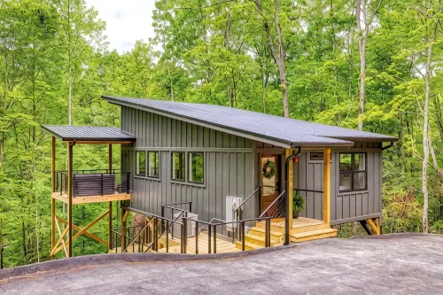 Treehouse near Cades Cove W/ Hot Tub, Games & large Hammock Deck - ブティック
