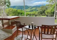 Lucky Luquillo's 100% Solar Beach & El Yunque Rainforest Retreat - Homestays