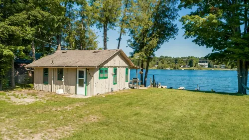 Discover Up North & Torch Lake @ the Cabin on Clam - Alphydda
