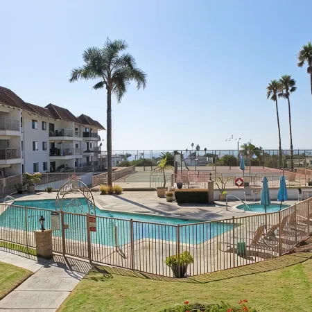 Cozy condo for rent 3 minutes from the beach!
